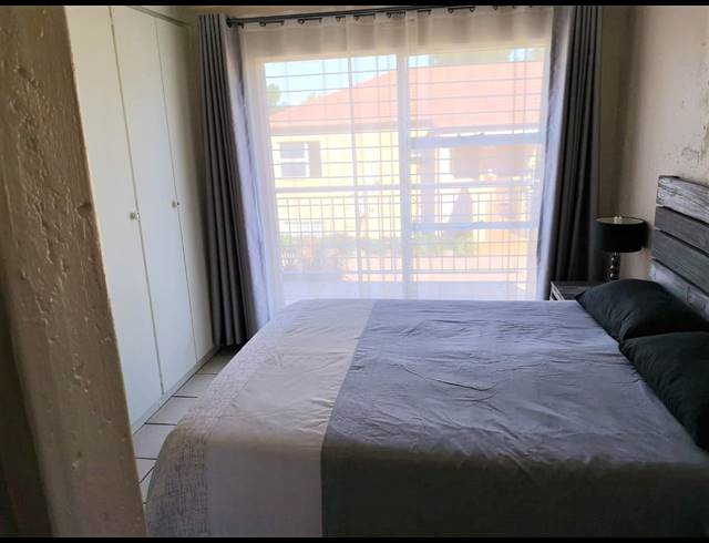 3 BEDROOM FLAT TO LET IN VANDERBIJLPARK SW 5